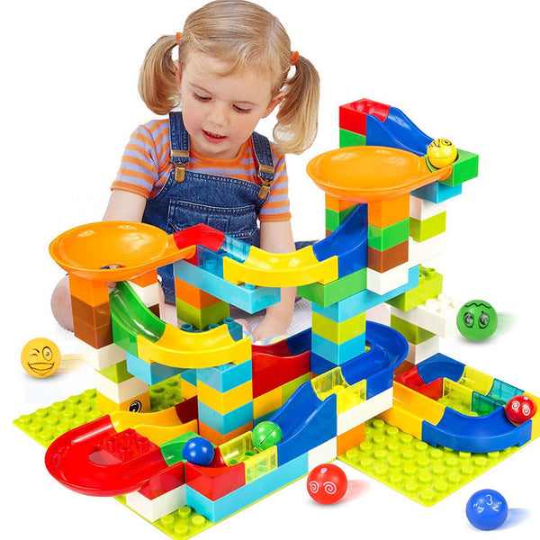 Interactive maze construction blocks set